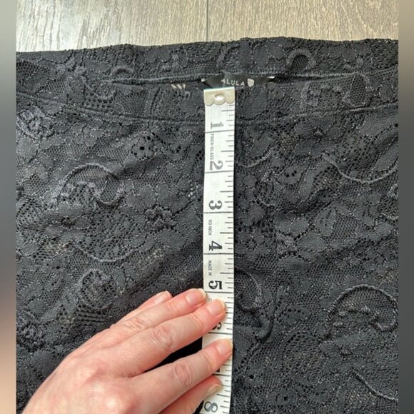 Aritzia Talula Lace Biker Shorts Mid Rise Stretchy Sheer Black Size Small - Picture 12 of 14